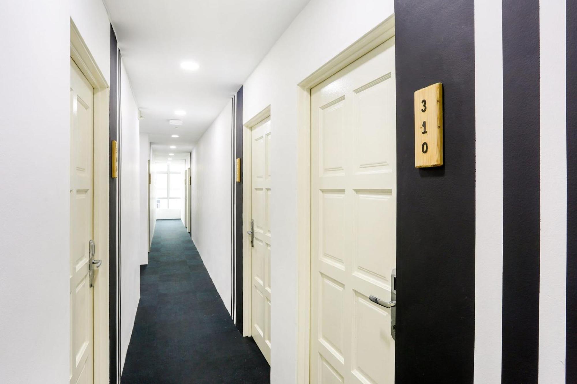 Oyo 90460 Hotel Kl2F Rest & Go Σαχ Αλάμ Εξωτερικό φωτογραφία